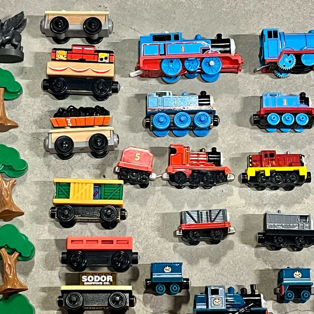 Thomas & Friends 29 Train Collection- Great Condition!!